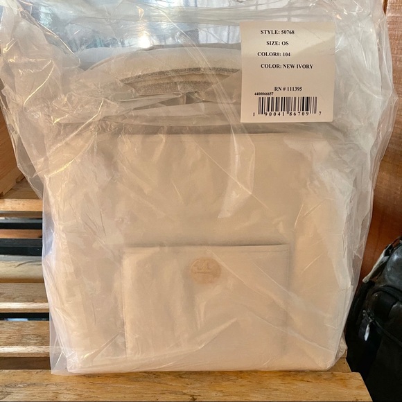 Tory Burch Chelsea Slouchy Leather Shoulder Bag - Picture 7 of 8